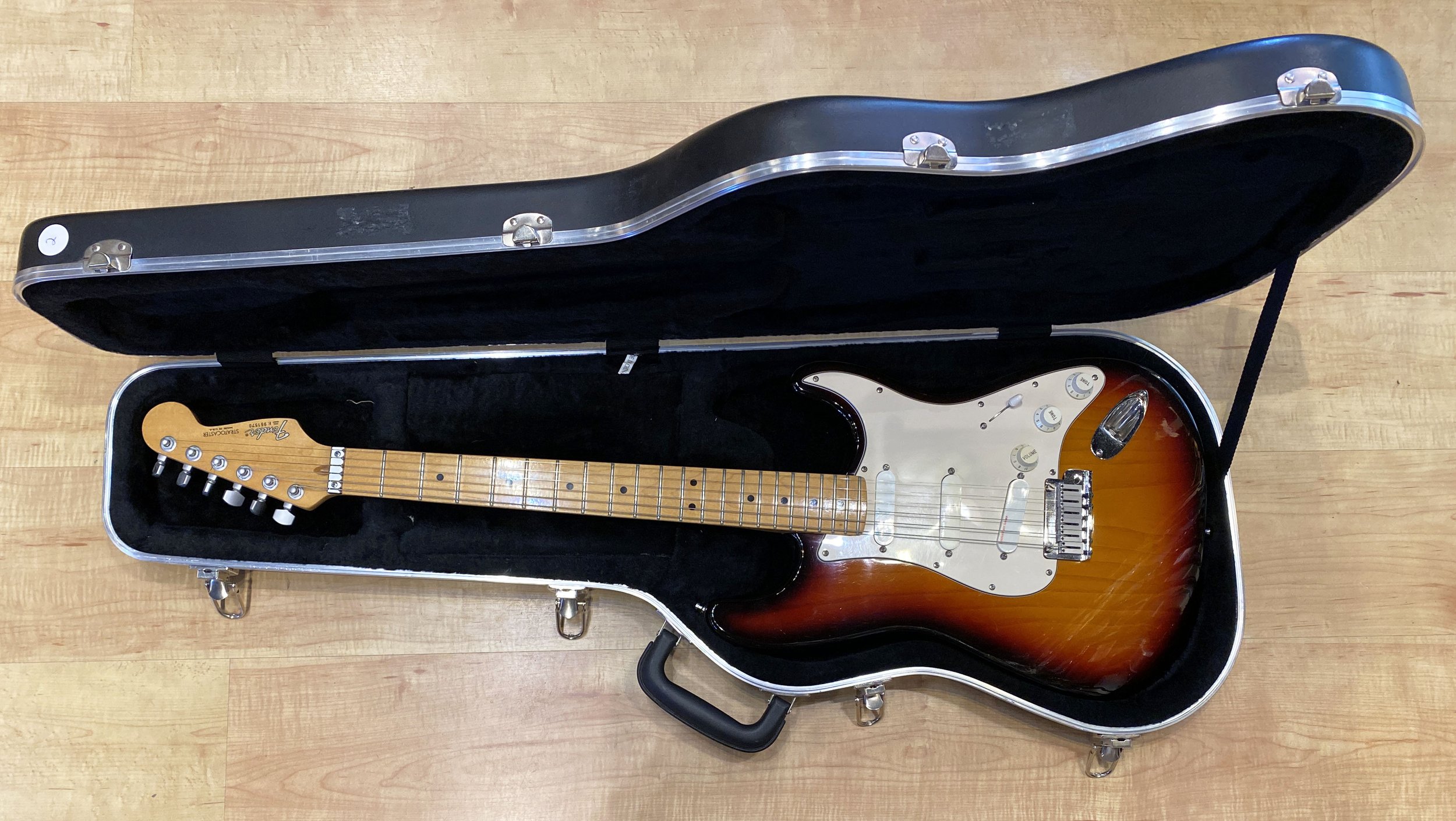 Fender American Strat Plus Deluxe Electric Guitar 3 Color Sunburst 